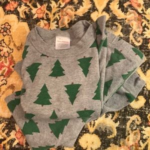 Hanna Andersson tree Pajamas size 4